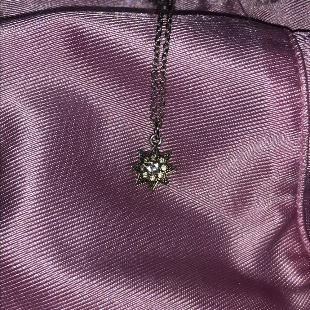 STAR NECKLACE